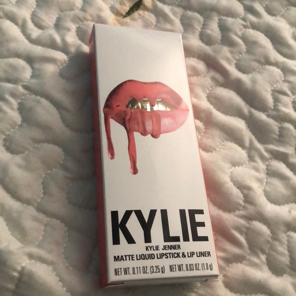 Kylie lip kit in show off